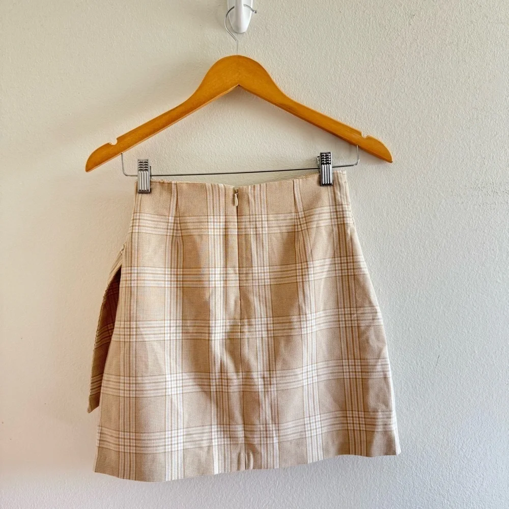 Aritzia Wilfred Tan adoring Front Wrap Plaid Skirt size 2 - Picture 4 of 10
